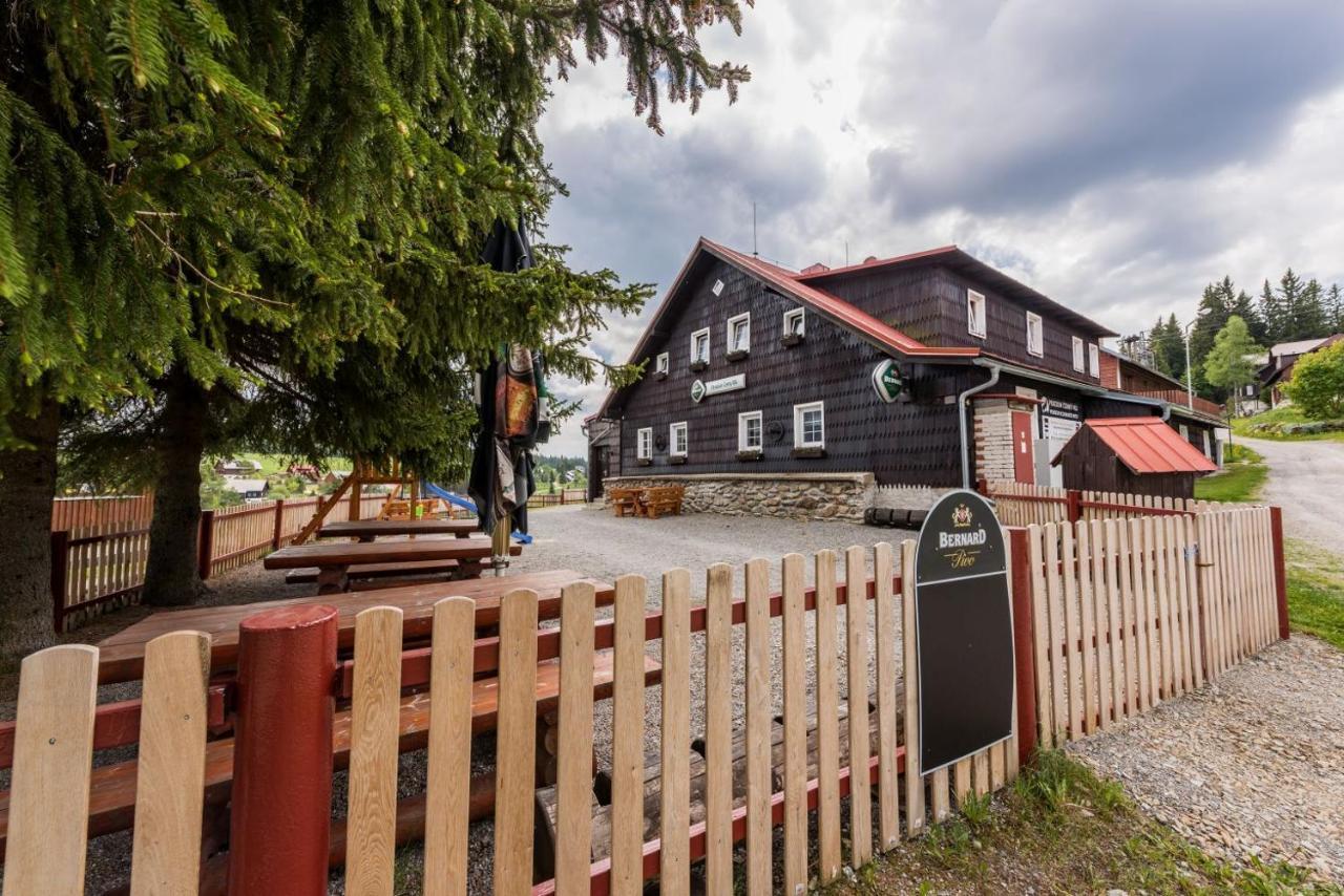 Penzion Cerny Vlk Hotel Kvilda Kültér fotó