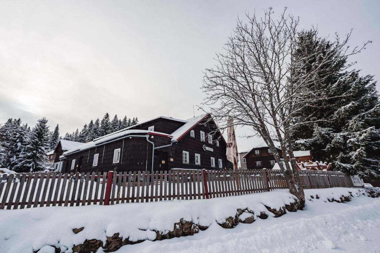 Penzion Cerny Vlk Hotel Kvilda Kültér fotó