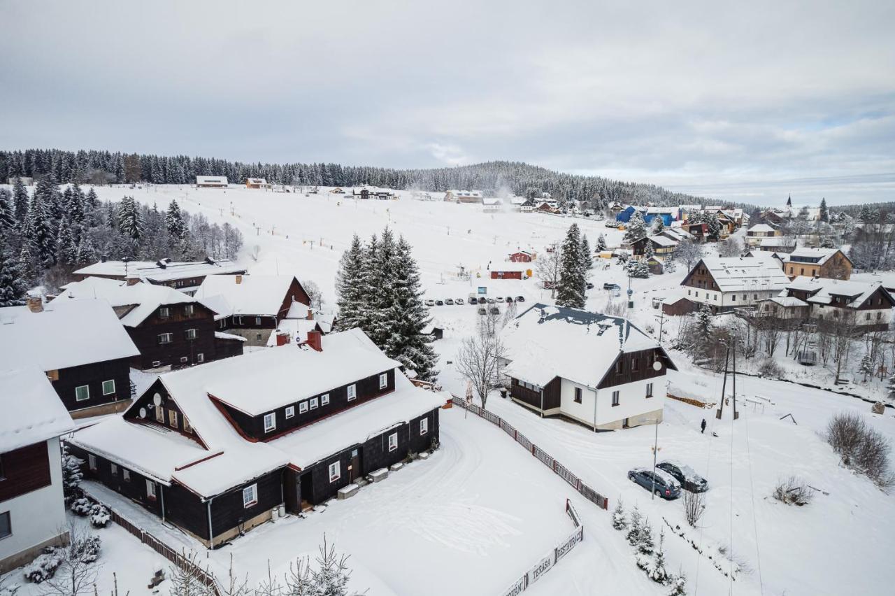 Penzion Cerny Vlk Hotel Kvilda Kültér fotó